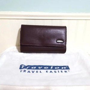 NEW Travelon Chestnut 100% Leather Small Travel Crossbody Clutch Wallet Organize